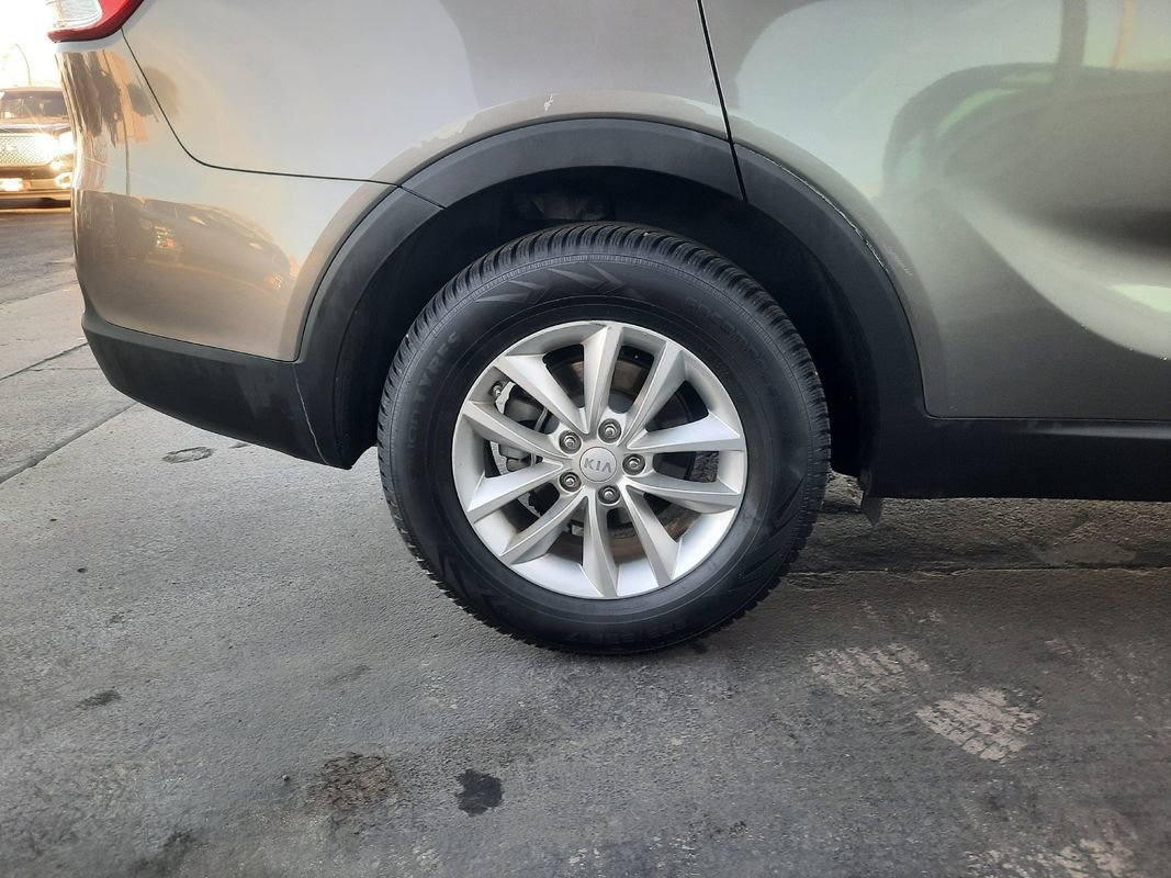 Used 2016 Kia Sorento L FWD image 21