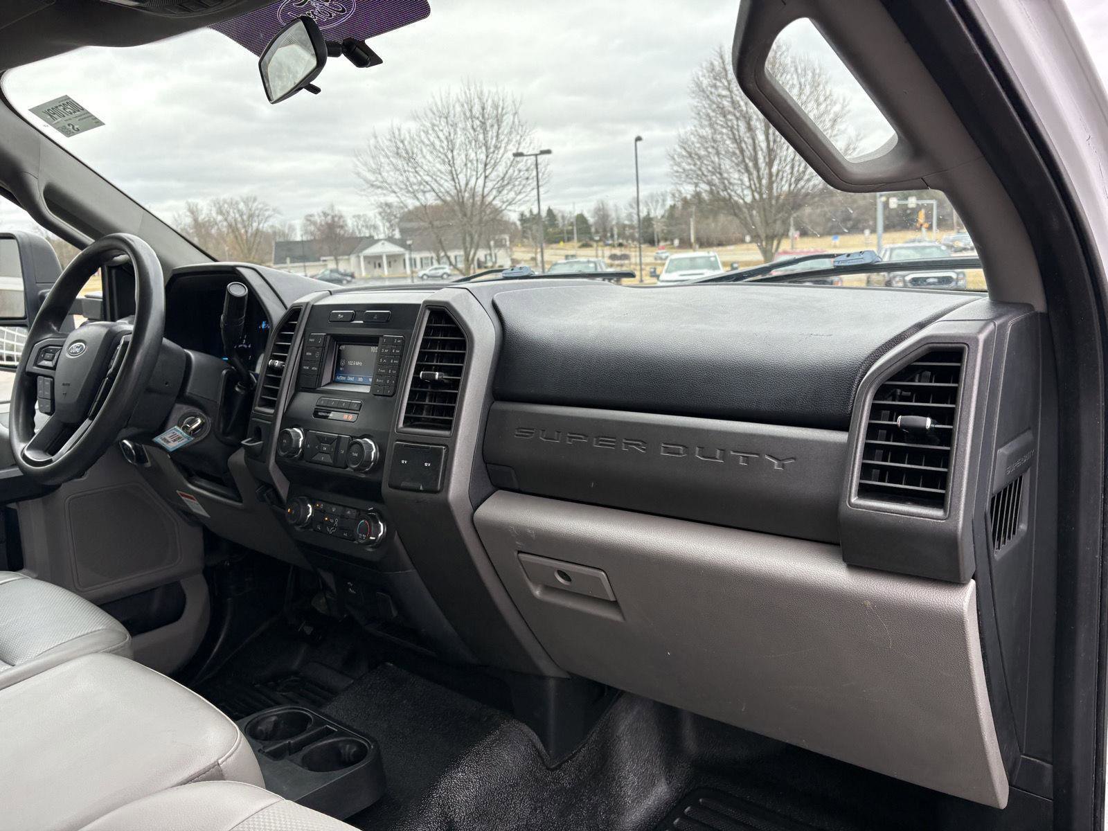 Used 2019 Ford F550 2WD Regular Cab Super Duty image 14