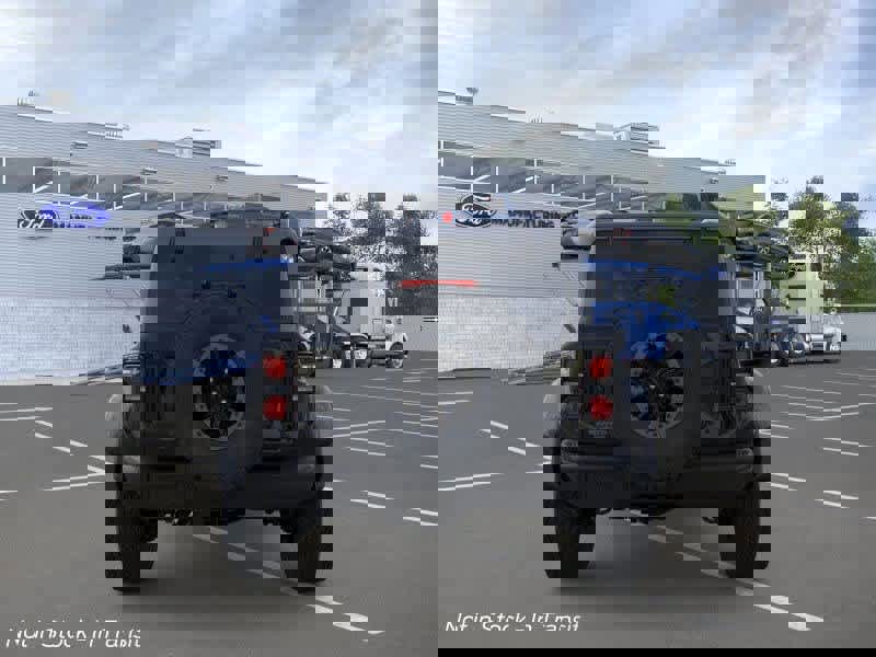 New 2025 Ford Bronco Raptor image 5