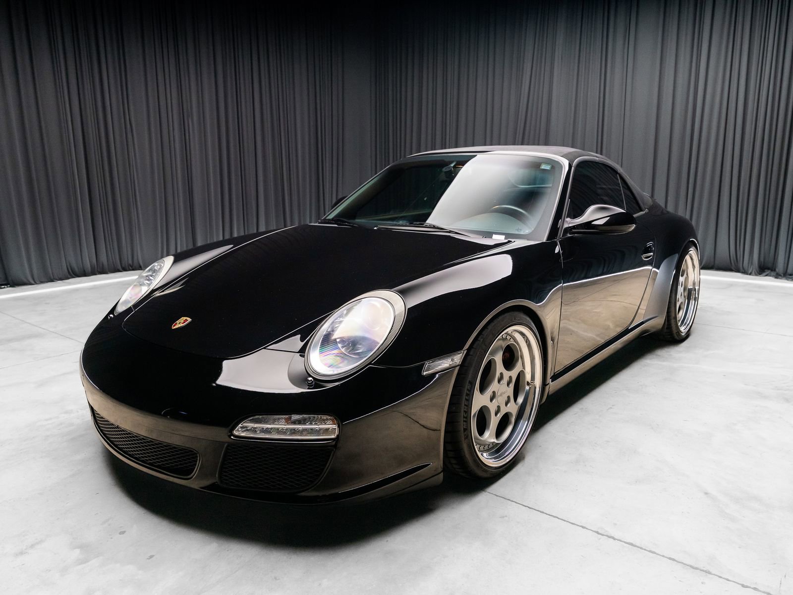 Used 2009 Porsche 911 Cabriolet image 11