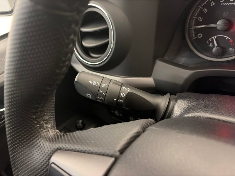 Used 2022 Toyota Tacoma TRD Off-Road w/ Technology Package AWD/4WD image 23