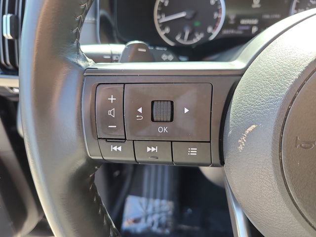 Used 2025 Nissan Pathfinder SV image 29