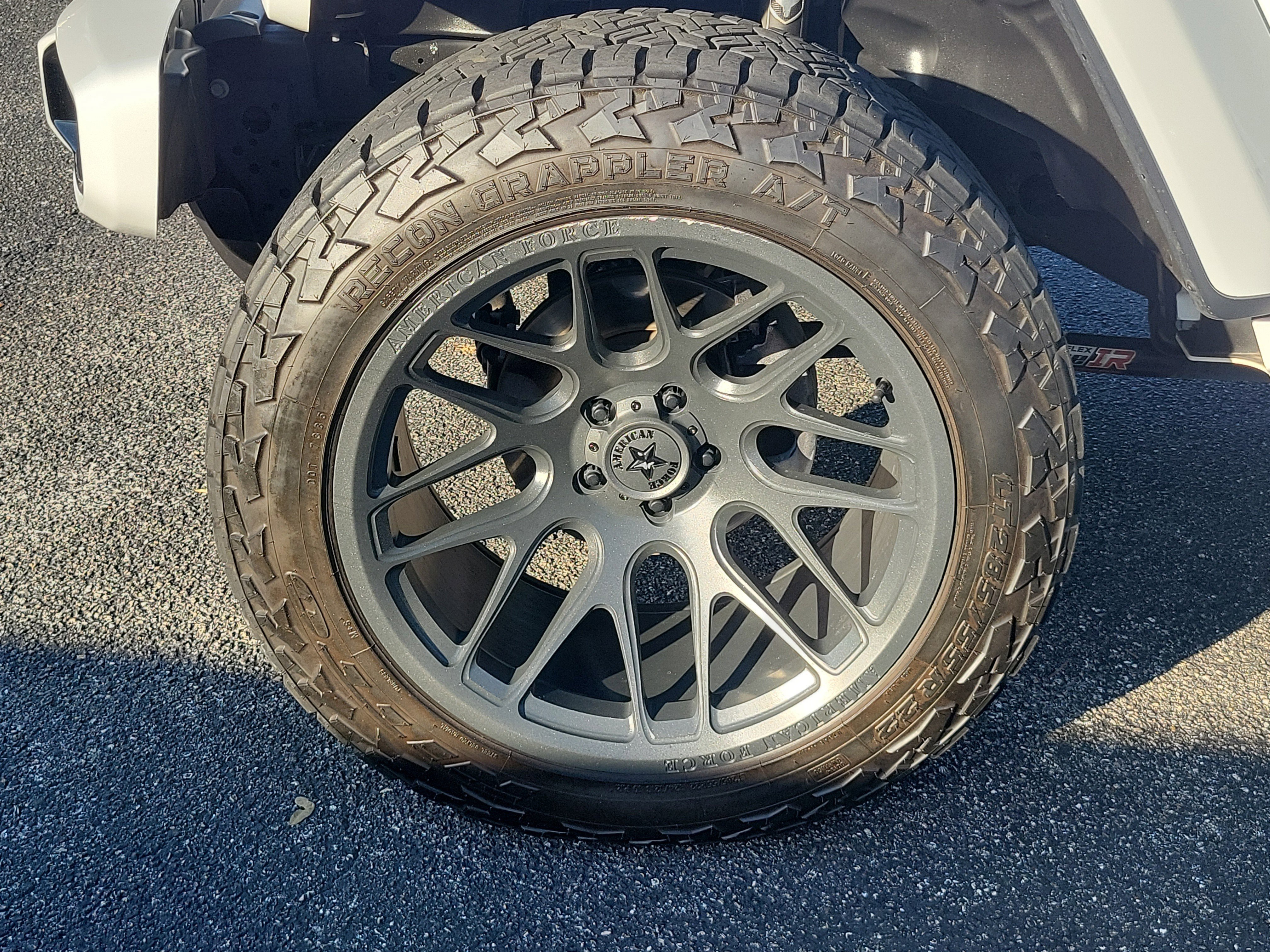 Used 2023 Jeep Gladiator Overland image 10