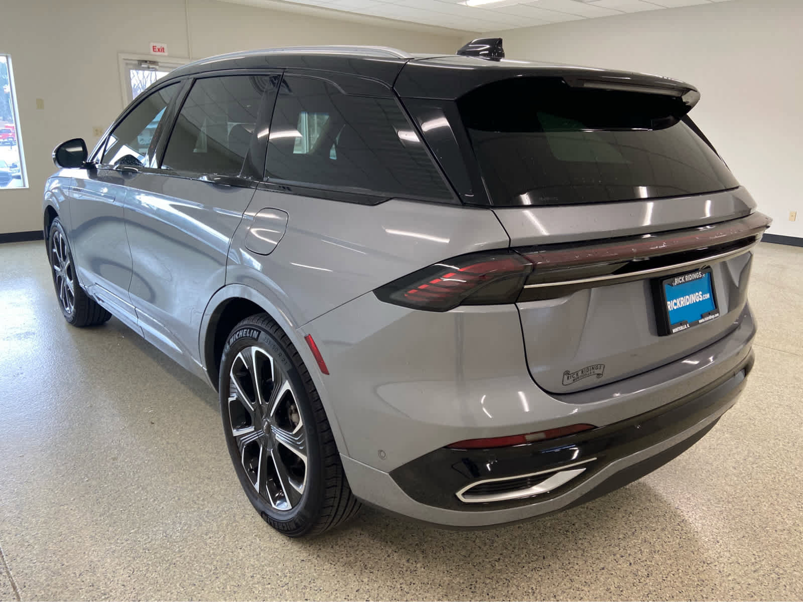 Used 2024 Lincoln Nautilus Reserve AWD/4WD image 11
