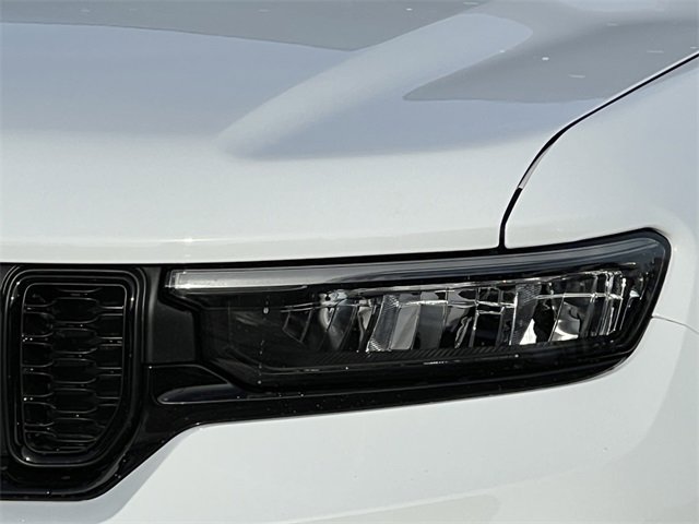 New 2025 Jeep Grand Cherokee Limited w/ Trailer Tow Package image 44