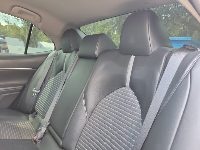 Used 2022 Toyota Camry SE FWD image 18