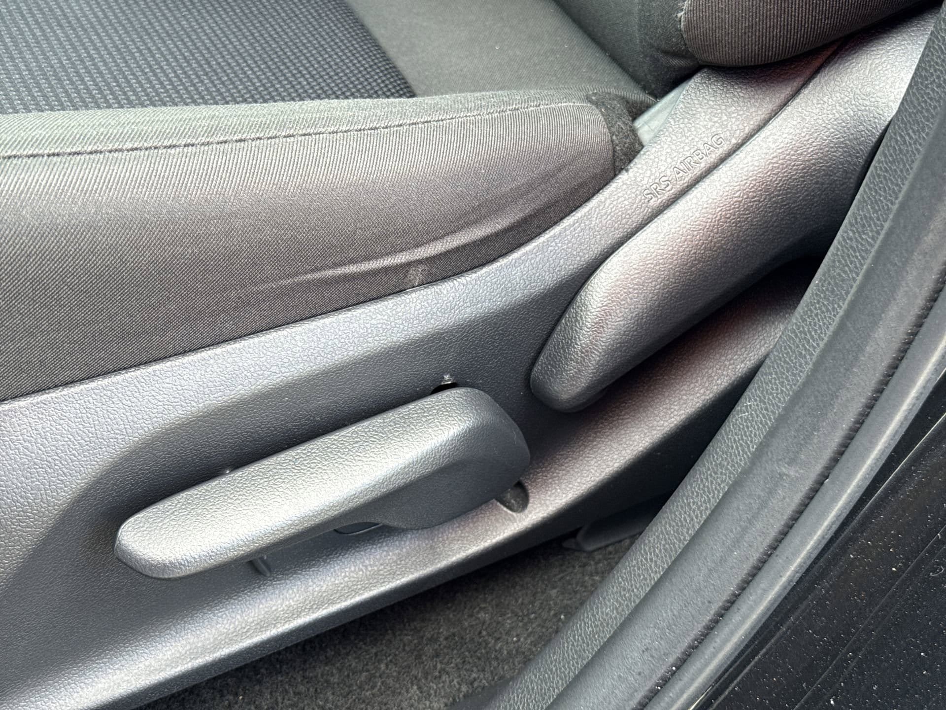 Certified 2025 Toyota RAV4 LE FWD image 14