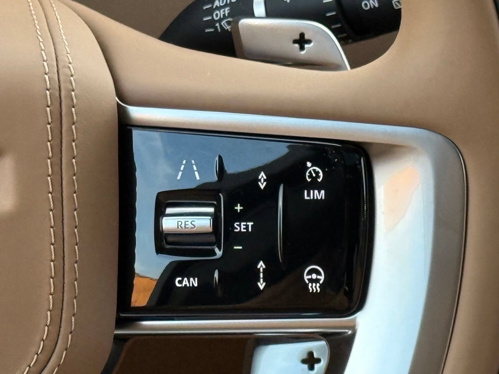 New 2026 Land Rover Range Rover SE AWD/4WD image 36