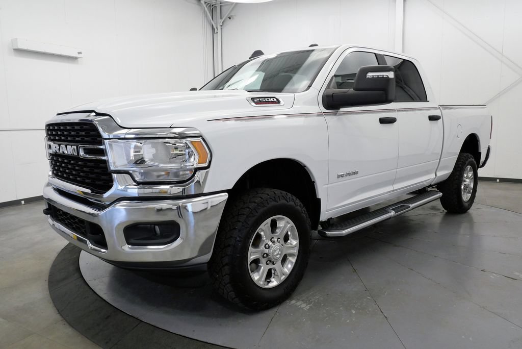 Used 2024 RAM 2500 Big Horn AWD/4WD image 3