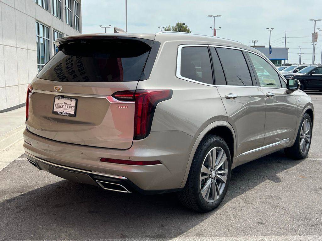Used 2022 Cadillac XT6 Premium Luxury w/ Platinum Package image 11