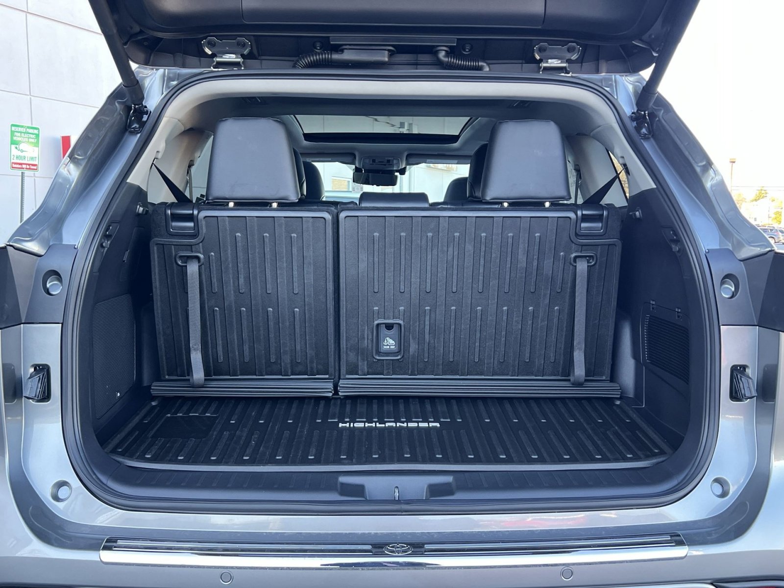 New 2026 Toyota Highlander Platinum image 22