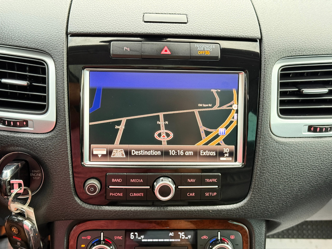 Used 2012 Volkswagen Touareg VR6 image 22