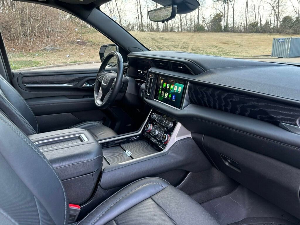 Used 2024 GMC Yukon XL Denali w/ Advanced Technology Package image 13