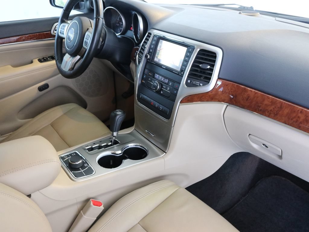 Used 2011 Jeep Grand Cherokee Limited w/ Trailer Tow Group AWD/4WD image 43
