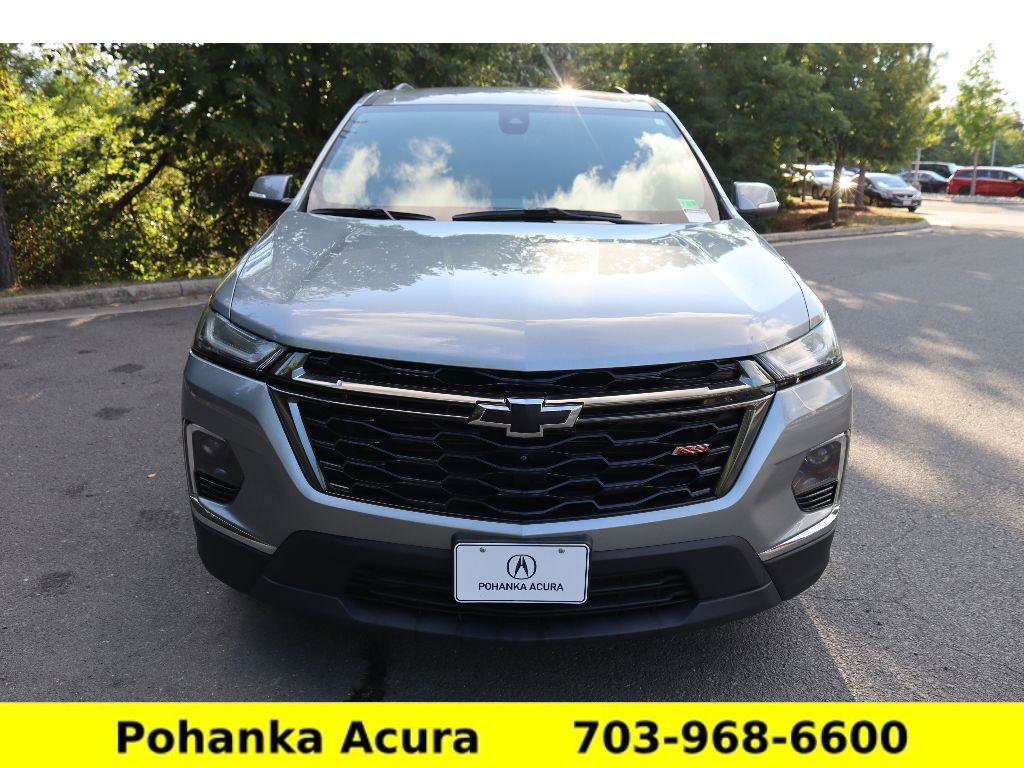 Used 2023 Chevrolet Traverse RS image 2