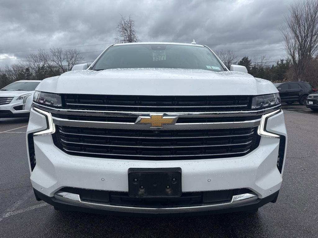 Used 2023 Chevrolet Suburban LT w/ Luxury Package image 3