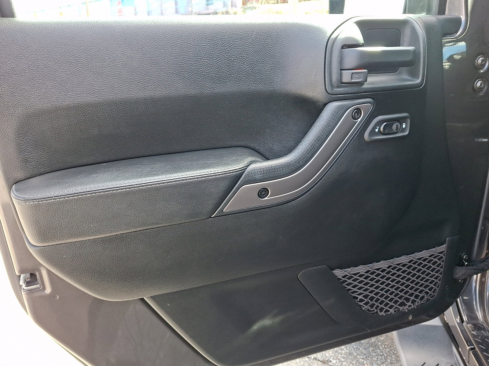 Used 2018 Jeep Wrangler Altitude image 12