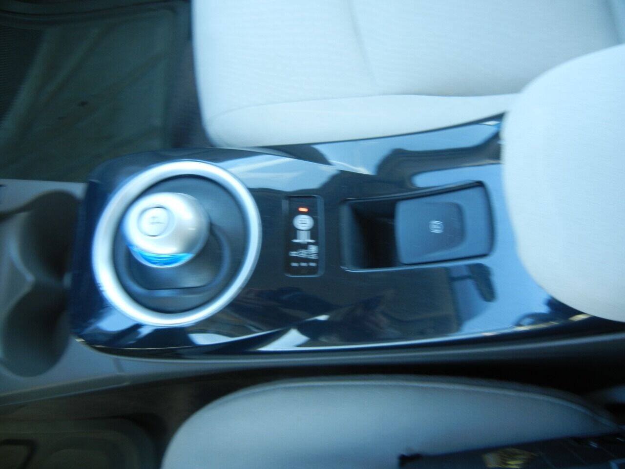 Used 2012 Nissan Leaf SL w/ Protection Pkg FWD image 60