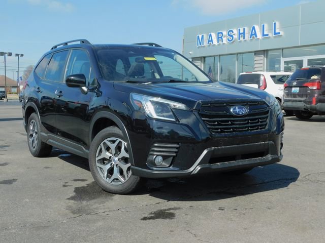 Used 2023 Subaru Forester Premium image 2