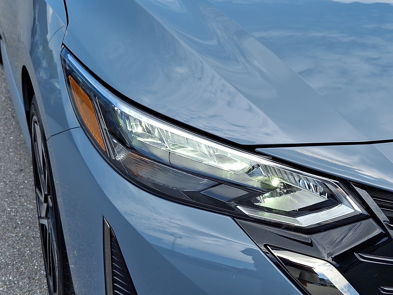 Certified 2025 Nissan Sentra SR w/ SR Premium Package FWD image 10