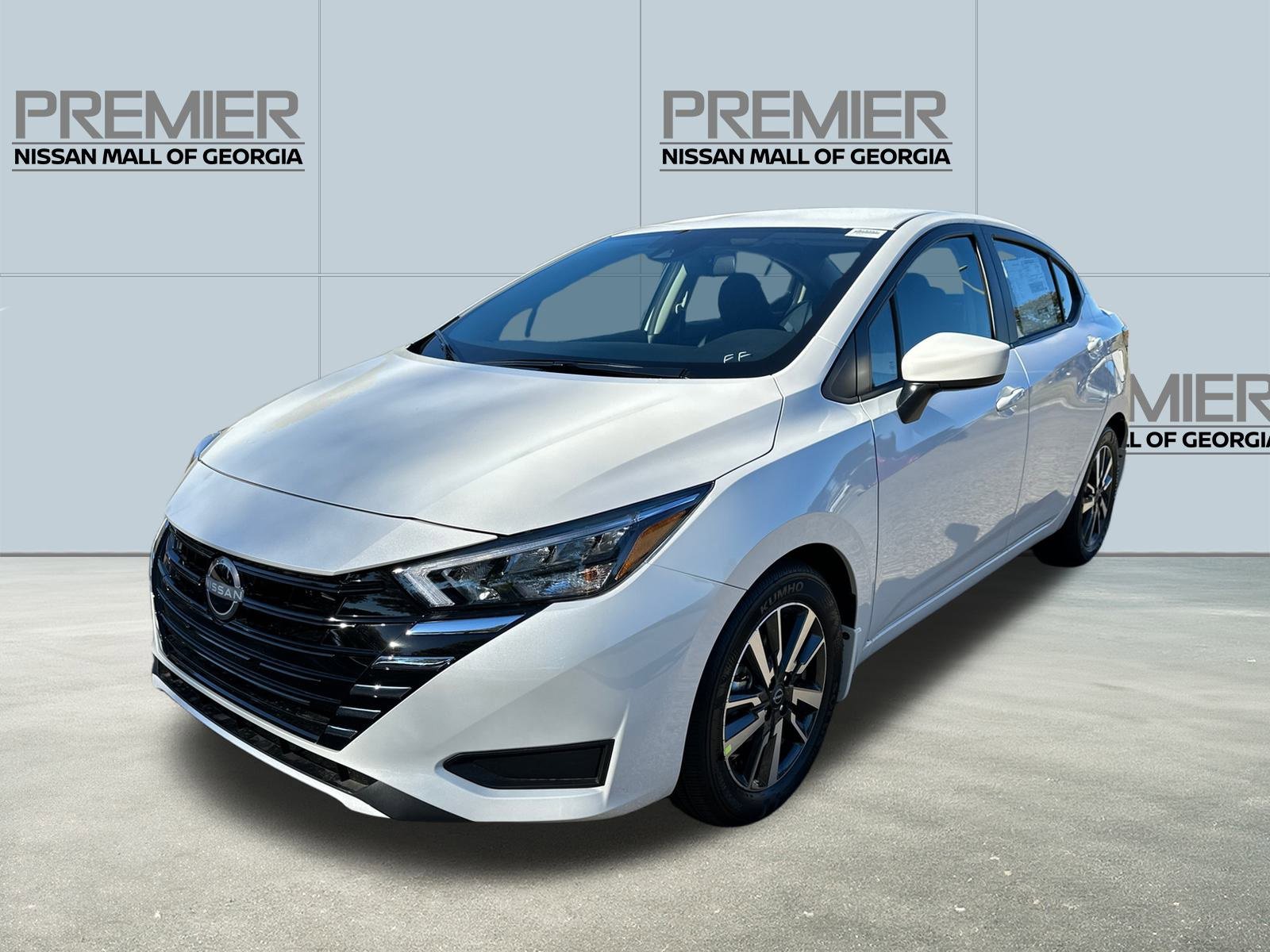 New 2025 Nissan Versa SV w/ Trunk Package