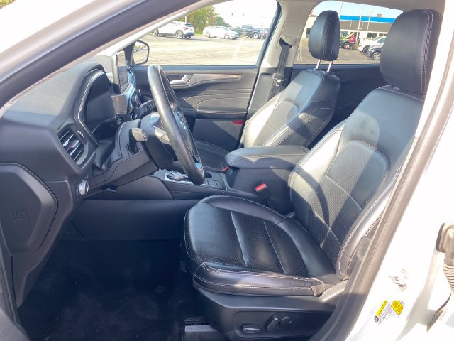 Used 2022 Ford Escape Titanium AWD/4WD image 16