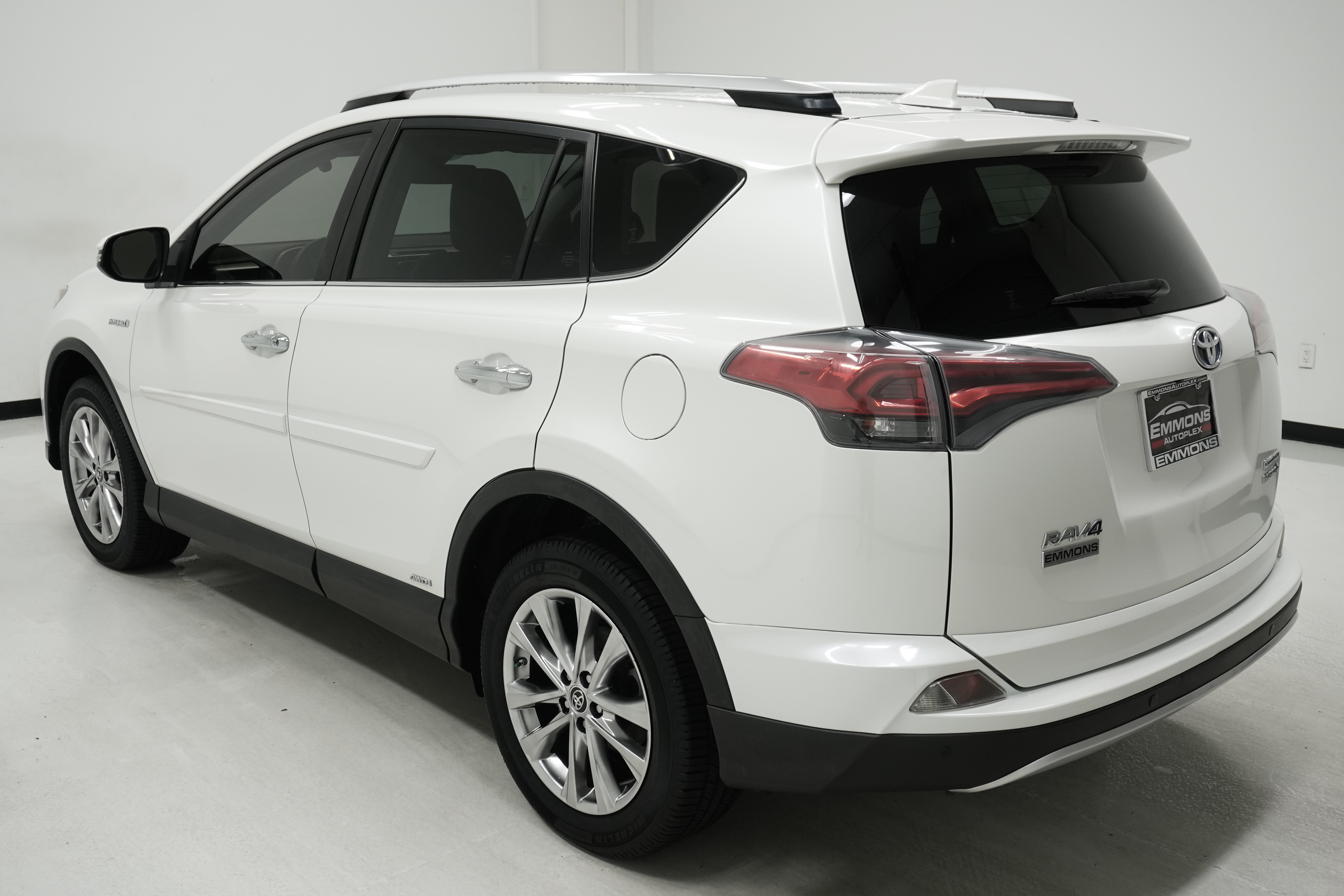 Used 2016 Toyota RAV4 Limited w/ Advanced Technology Package AWD/4WD image 5
