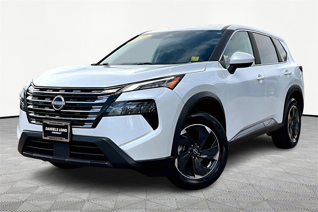 Used 2024 Nissan Rogue SV