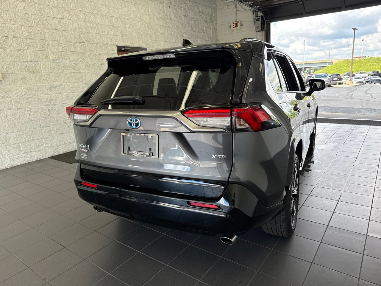 Used 2024 Toyota RAV4 XSE AWD/4WD image 7
