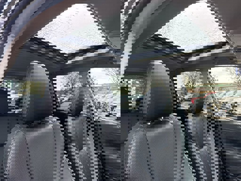 Used 2022 Subaru Forester Touring image 32