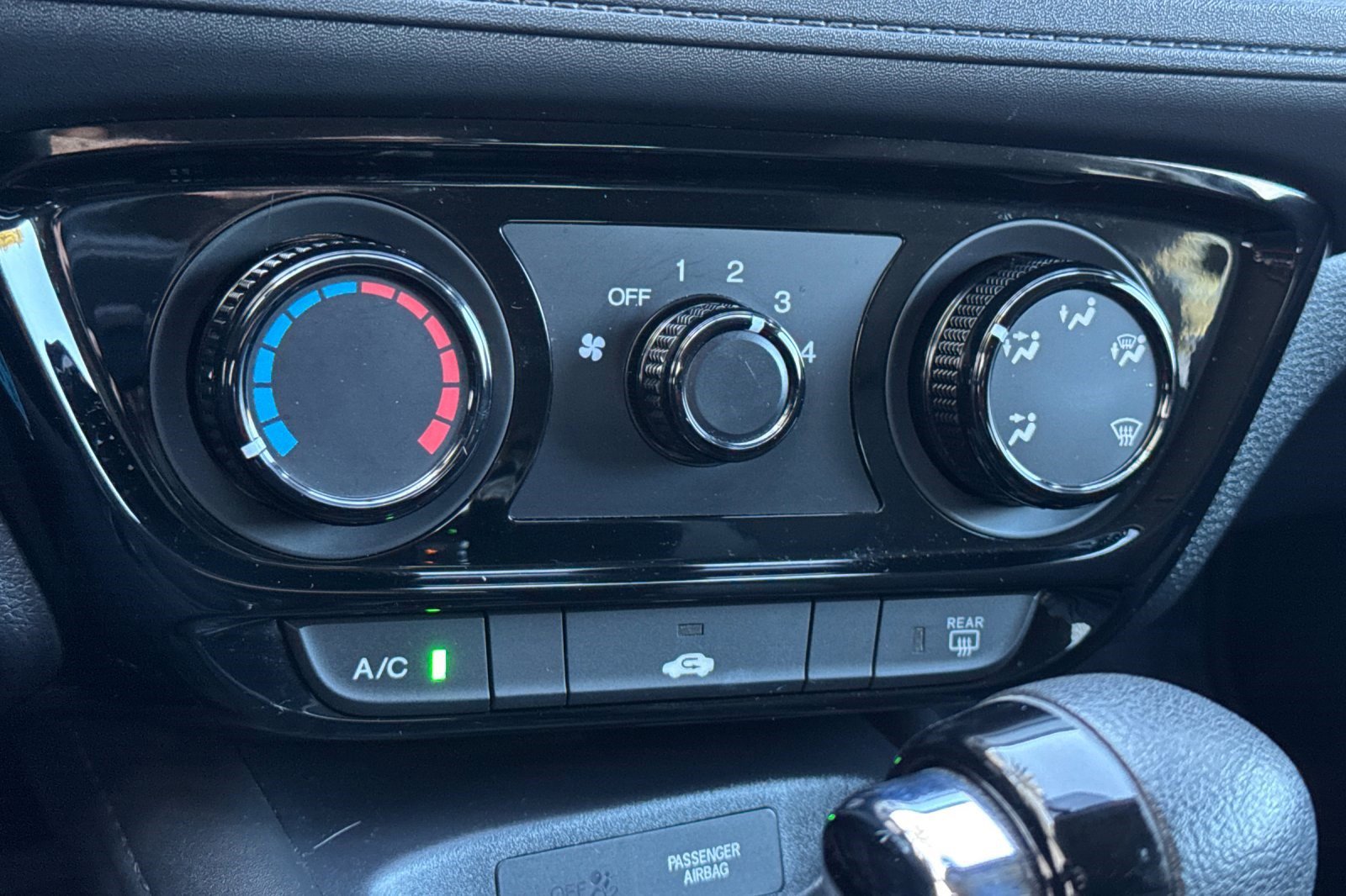 Used 2021 Honda HR-V LX image 17