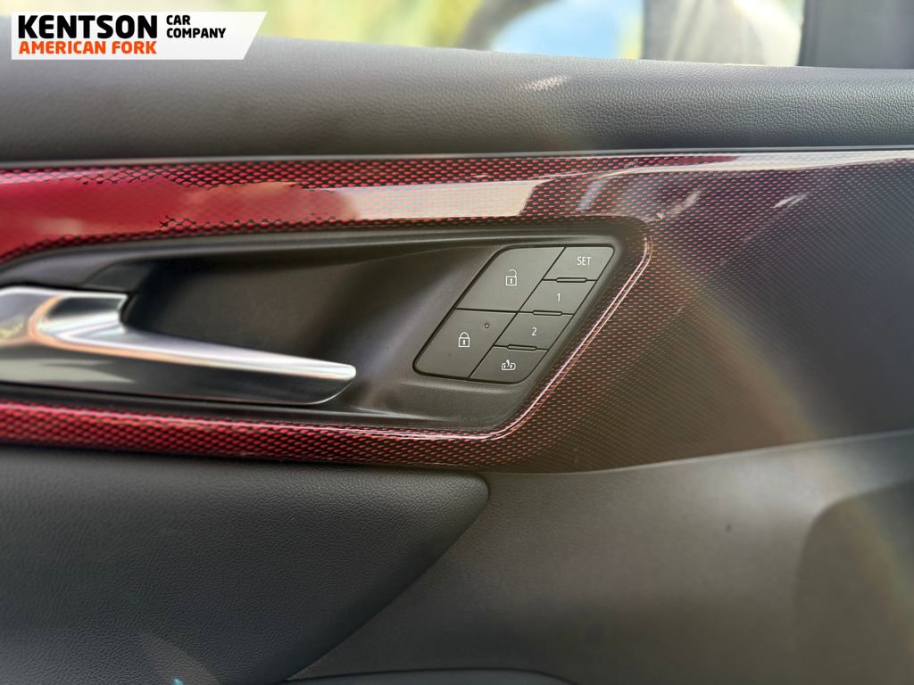 Used 2025 Chevrolet Traverse RS w/ LPO, Floor Liner Package image 24