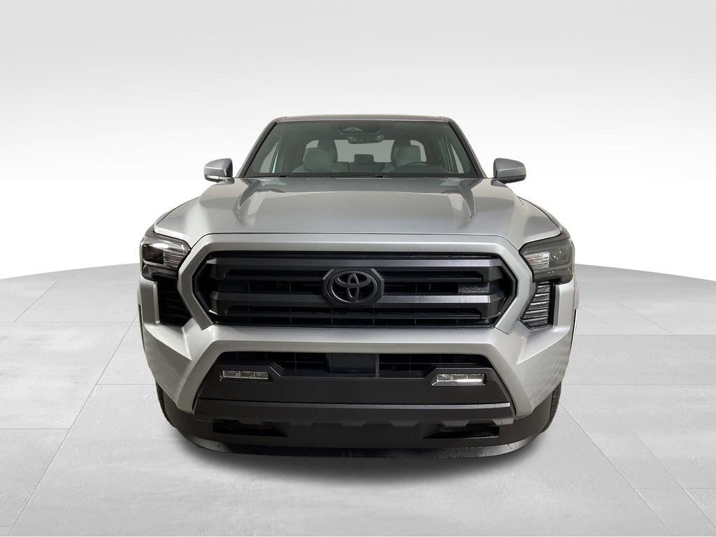 Used 2025 Toyota Tacoma SR5 image 3