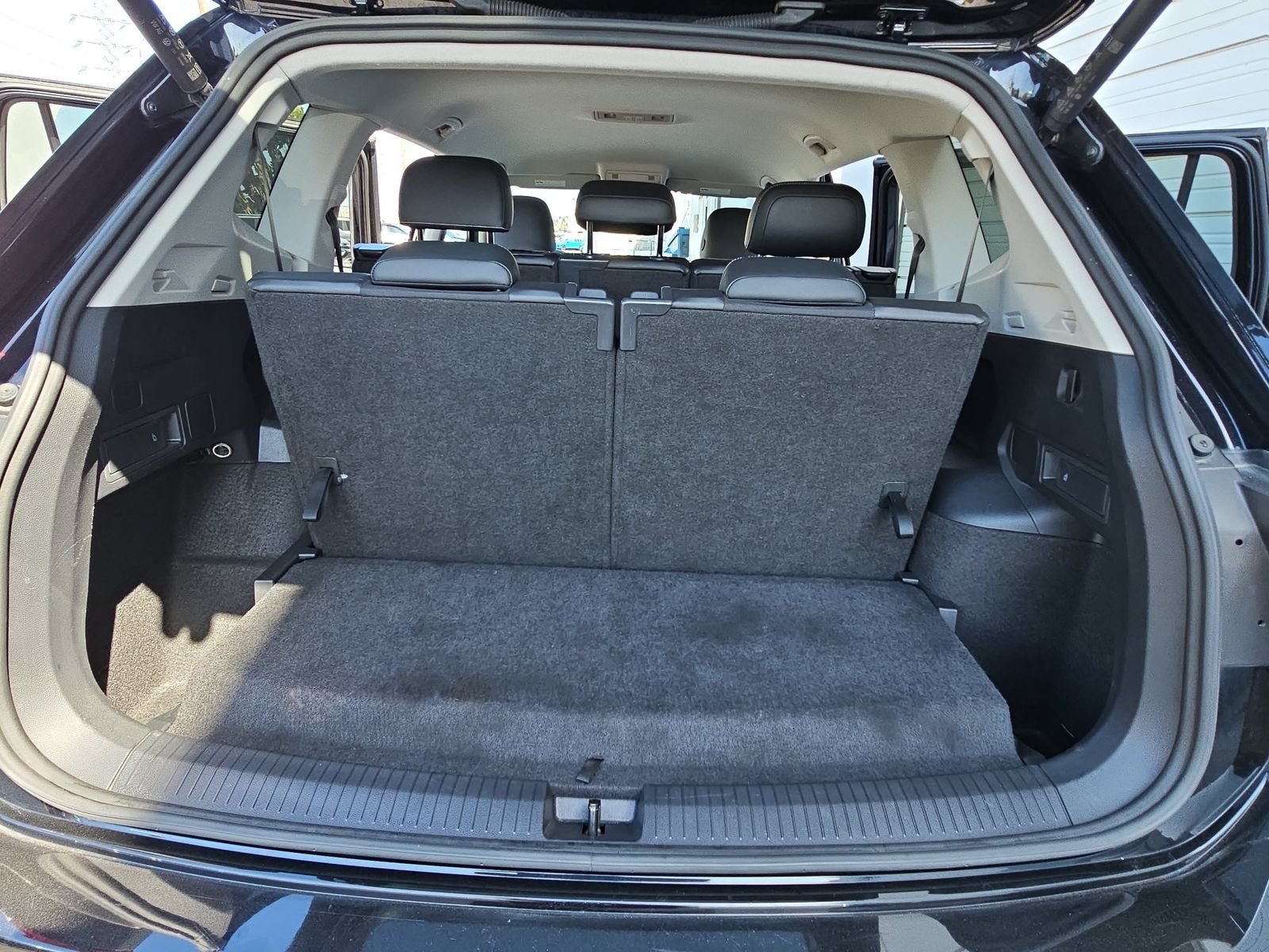 Certified 2024 Volkswagen Tiguan SE FWD image 13