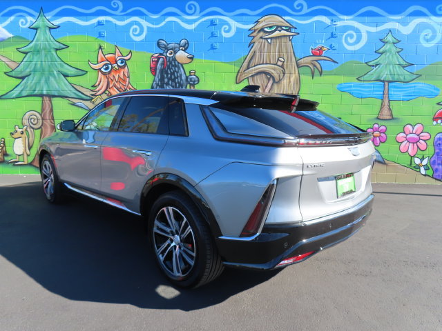 Used 2025 Cadillac Lyriq Luxury RWD image 7