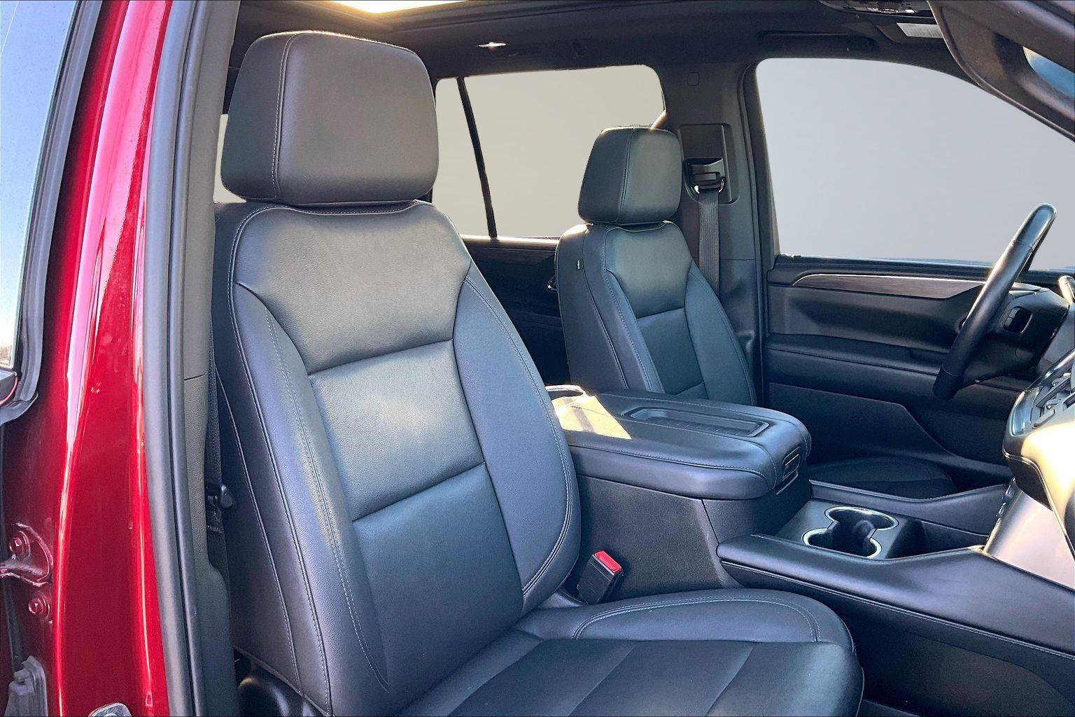 Used 2022 Chevrolet Tahoe Z71 w/ Luxury Package image 19