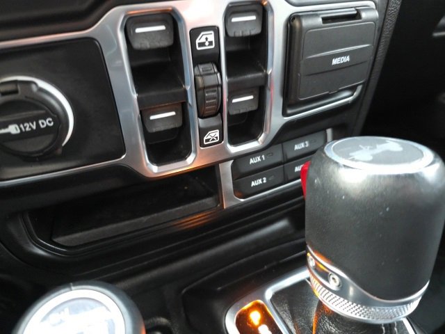 Used 2023 Jeep Wrangler Unlimited Sahara w/ Cold Weather Group image 30