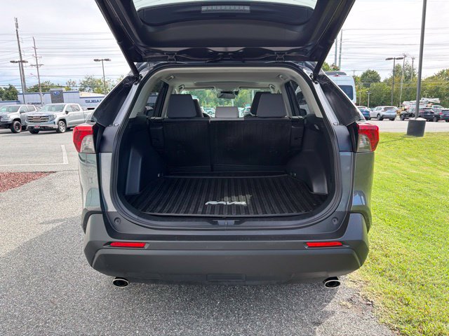 Used 2020 Toyota RAV4 XLE w/ Convenience Package AWD/4WD image 8