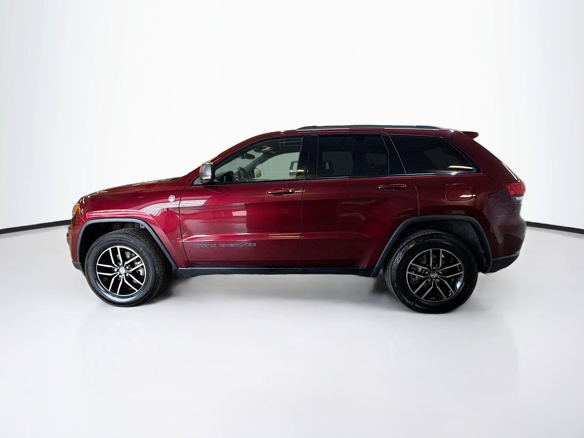 Used 2017 Jeep Grand Cherokee Trailhawk AWD/4WD image 4