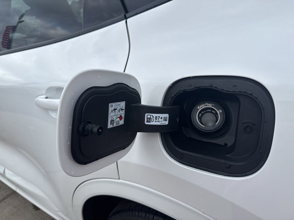 Certified 2024 Ford Escape ST-Line w/ Tech Pack #1 image 18