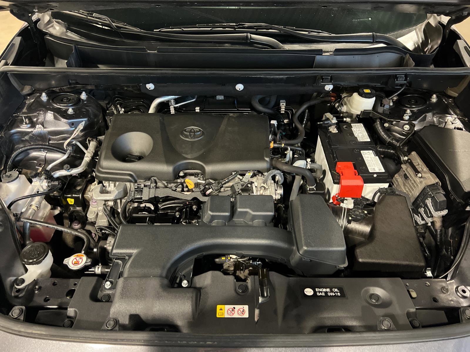 Used 2022 Toyota RAV4 LE AWD/4WD image 41