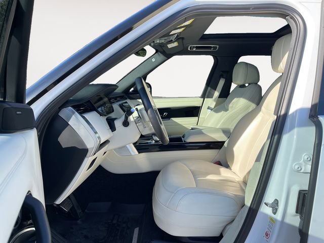 Used 2023 Land Rover Range Rover SE image 9