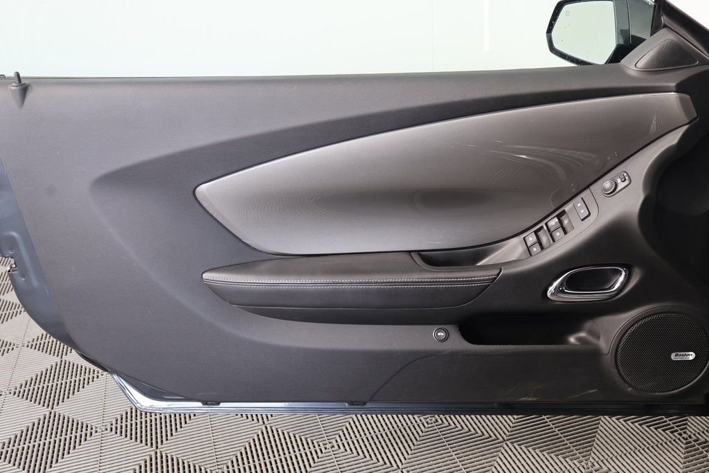 Used 2014 Chevrolet Camaro SS w/ RS Package image 11