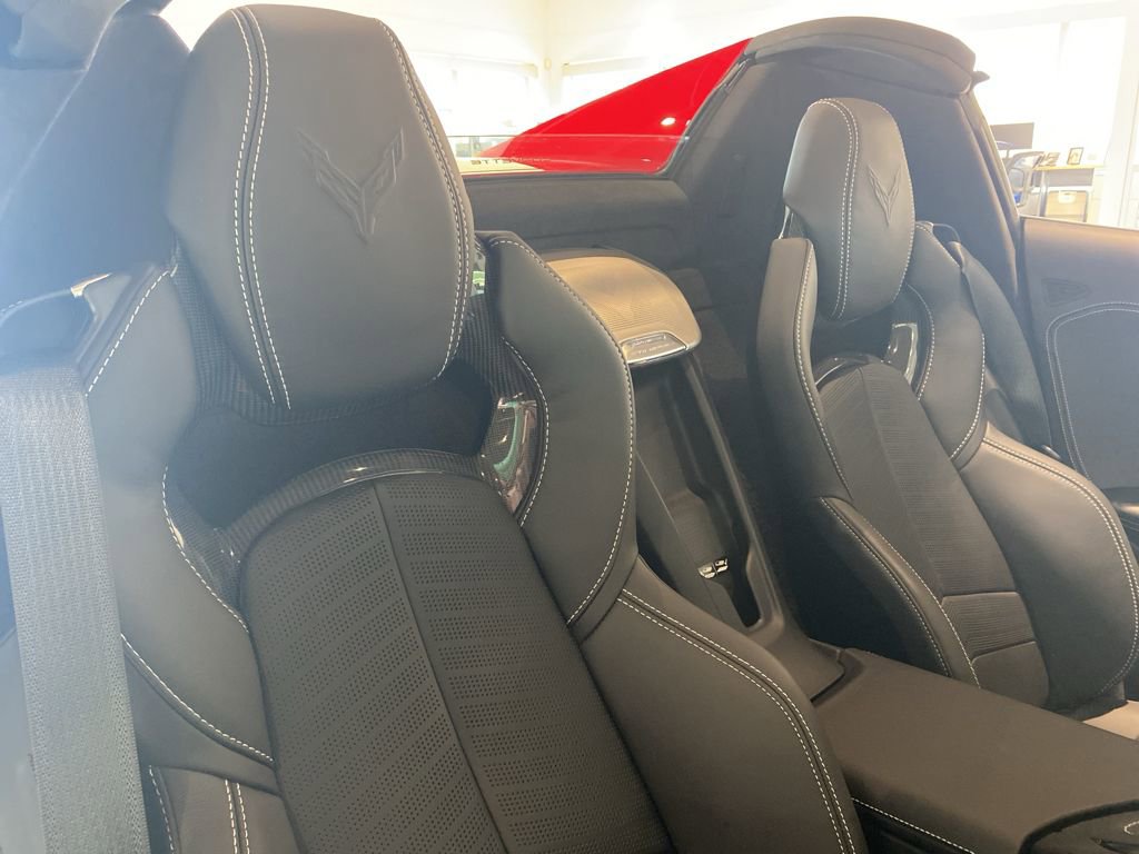 Used 2025 Chevrolet Corvette Stingray Premium Conv w/ Z51 Performance Package image 13