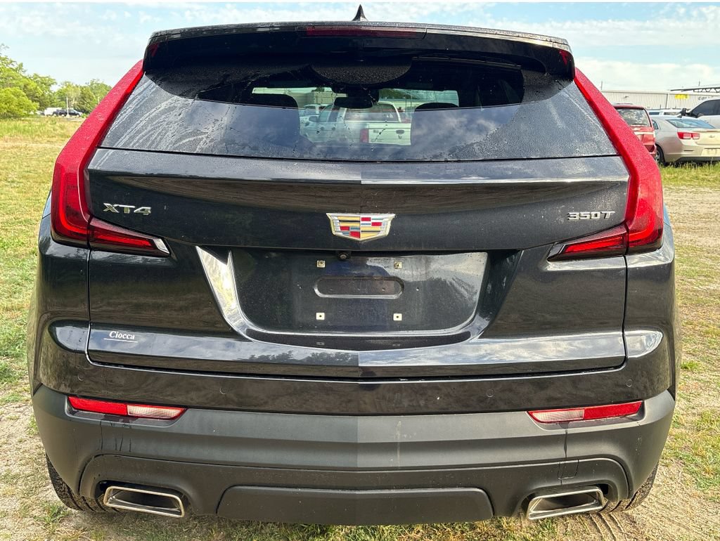 Used 2023 Cadillac XT4 Luxury w/ Cold Weather Package FWD image 5
