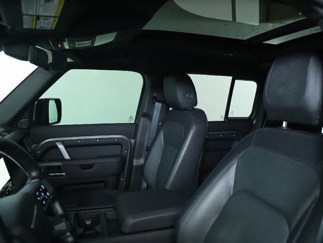 Certified 2024 Land Rover Defender 110 X-Dynamic SE image 18