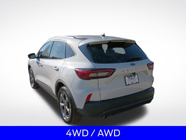 Used 2025 Ford Escape ST-Line Select AWD/4WD image 7
