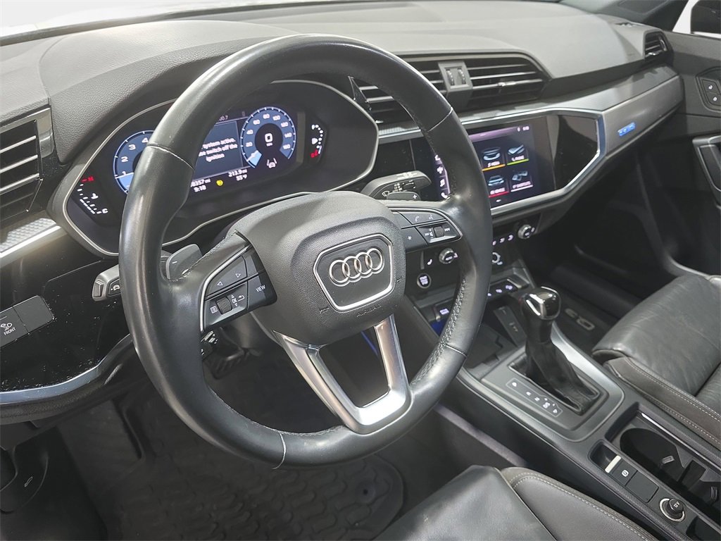 Used 2021 Audi Q3 2.0T Premium Plus w/ Premium Plus Package image 16
