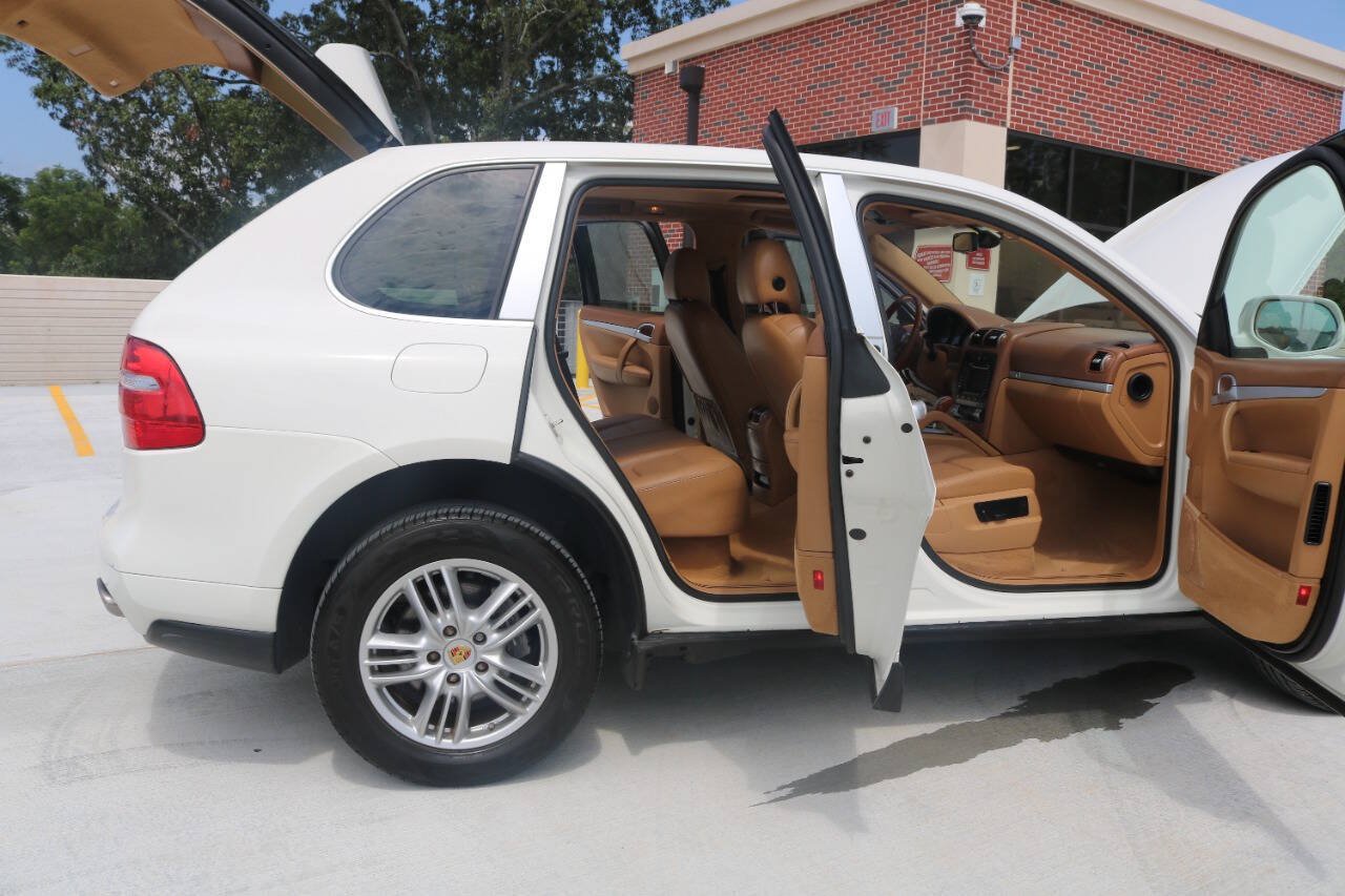 Used 2008 Porsche Cayenne AWD/4WD image 33
