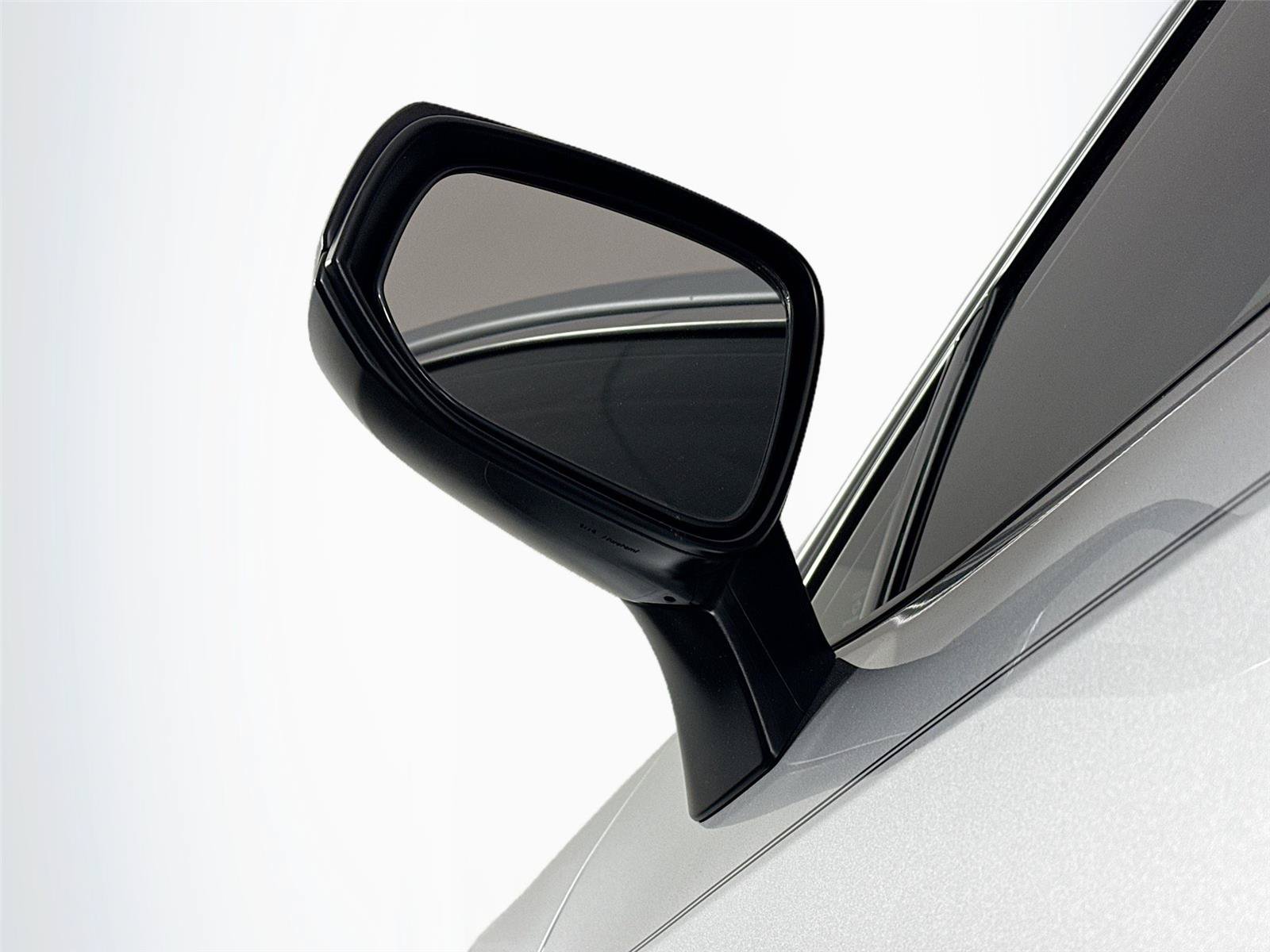 Used 2022 Toyota RAV4 LE FWD image 5